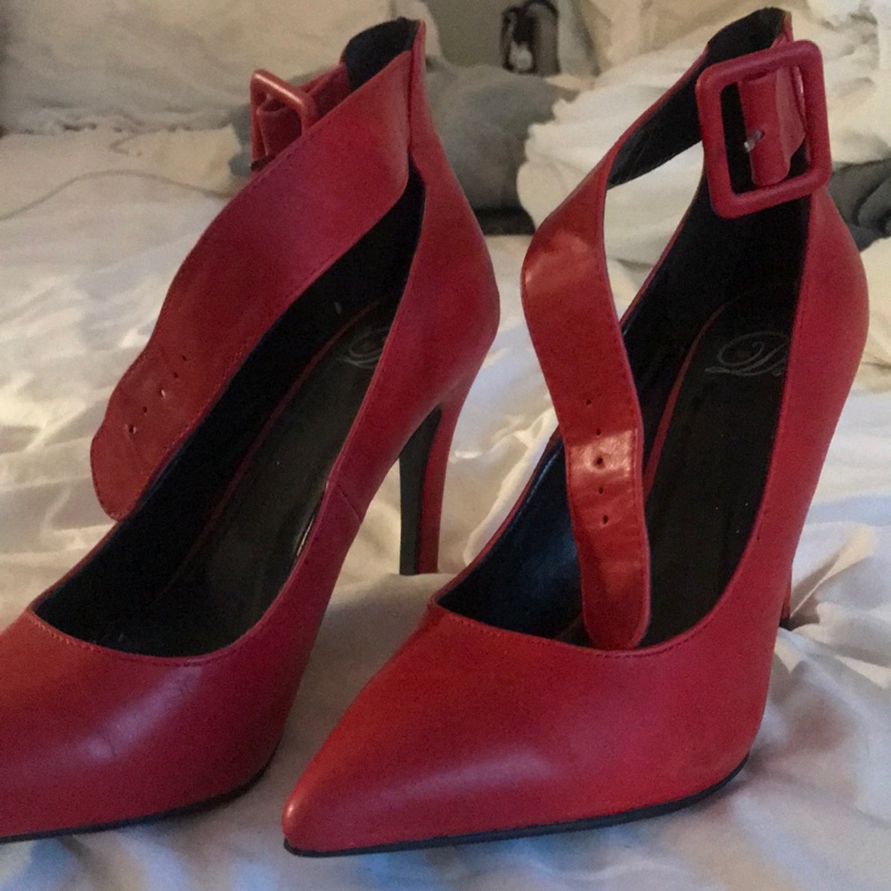 Red Pointed Buckle Heel